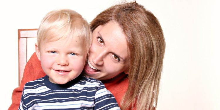 Mama na etacie? Czy da się pogodzić pracę zawodową z macierzyństwem?